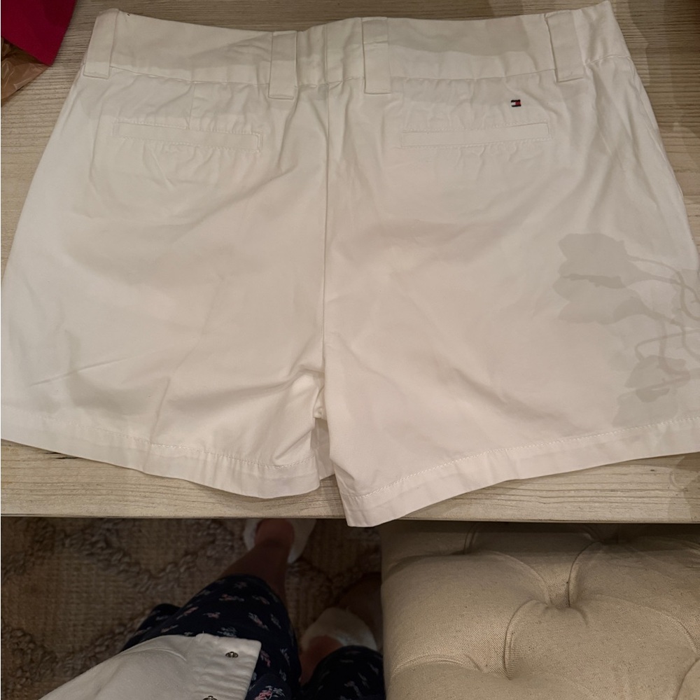 Tommy Hilfiger Women's White Chino Bermuda Shorts